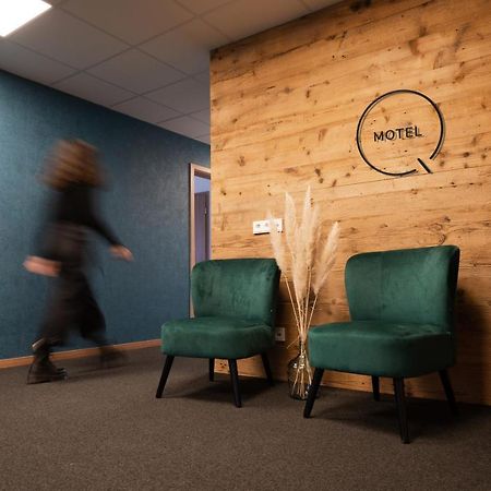 Motel Q Zimmern ob Rottweil Екстер'єр фото